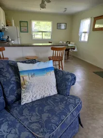 Cottage with Fire Pit 5mins to Beach - Image 3