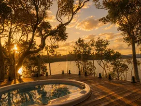 Glasshouse Lake Eildon Architectural Retreat - Image 4