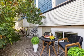 West End Escape - Spacious 2 Bdrm Suite w/ Laundry - Image 5