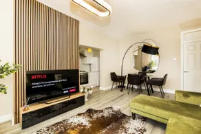 Luxe 4BR Retreat - Image 2