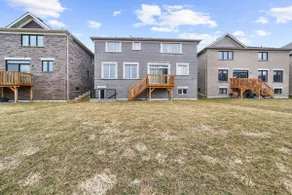 Cozy 5 Bedroom home with 4-1/2 bathroom - Image 3