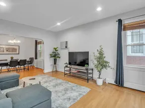 3BR Home Near NYC & MetLife| Private|Spacious Home - Image 2