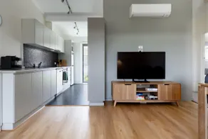 Spacious 2 bedroom unit opp Surf Club - Image 3