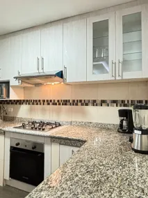 Central apartment with water and volcano - Image 3