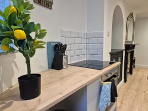 Dog-Friendly Basement Apartment with Garden - Southsea, Portsmouth #26a - Image 5