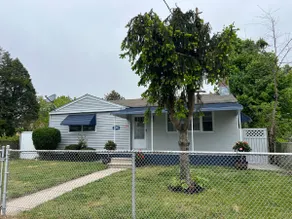 Coastal Home at Edgewater - Image 4