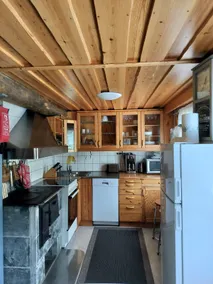 Atmospheric cottage with wood-fired sauna - Image 4