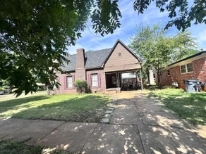 Cozy brown cottage - Image 1