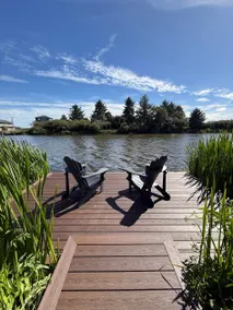 Dolly Shores | Waterfront Canal Cottage - Image 2