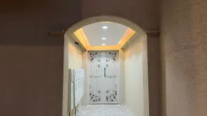 شقة فاخرة بمدخل خاص و باب ذكي Apartment with private entrance and self-entry - Image 4