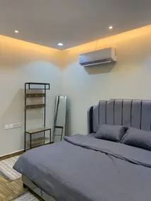 شقة فاخرة بمدخل خاص و باب ذكي Apartment with private entrance and self-entry - Image 3