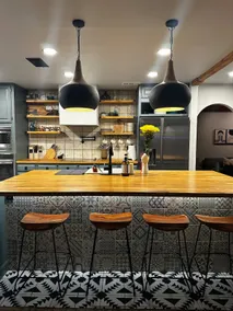 Chic and Cozy Home with a Pool and BBQ - Image 5
