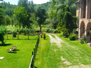 Historic 18th-century farmhouse surrounded by nature - Image 3