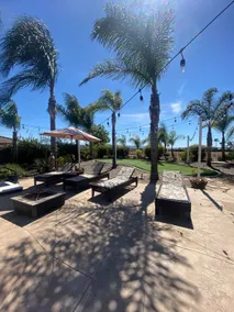 Relaxing Poolside Getaway Guest House - Image 5