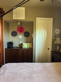 Relaxing Poolside Getaway Guest House - Image 3