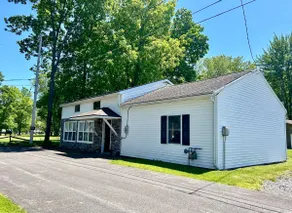 Charming Oneida Lake Cottage - Image 2