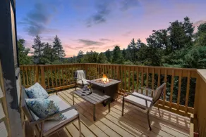 Treetop Lake Greogory Jacuzzi & Hocky Table-Pet - Image 3
