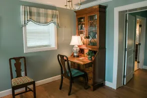 Helena's Cottage | Lavish King Bed, Gas Fireplace - Image 4