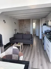 Cozy, air-conditioned 1-bedroom apartment with veranda and garden in Borgo - Image 5