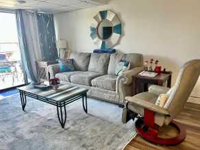 1 BR King - No Stairs- Pets Always Welcome! - Image 2