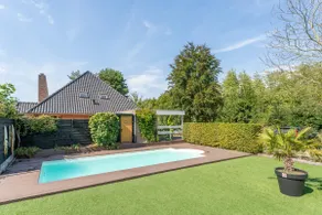 Villa with pool and wellness - Image 2