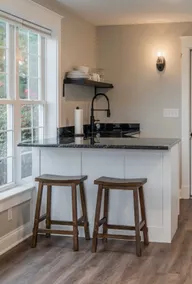 Studio Apartment with Farm Views - Image 4