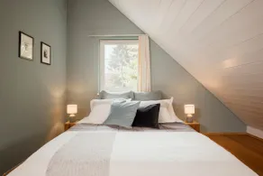 Swedish cottage & poetic garden - Image 4