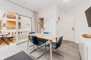 Walk to the beach: modern flat with balcony - Image 4