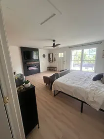 Studio, clean, new, fireplace, Downtown Morehead - Image 4