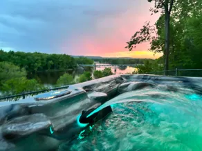 Eagles Nest Hideaway w/outdoor hot tub - Image 4