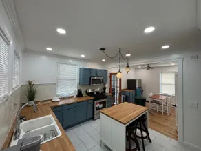 Located on Beautiful and Quite Boulevard! - Image 2