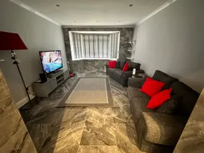 Shortwood Stay - Image 2