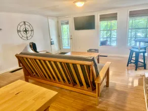 Pet-Friendly Lakefront: Dock, Kayaks, Games & Rods - Image 2
