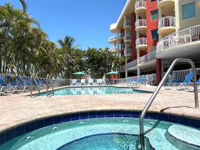 Cleanest Luxury Unit on Treasure Island! - Image 2