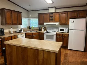 Charming home convenient to UGA. - Image 3