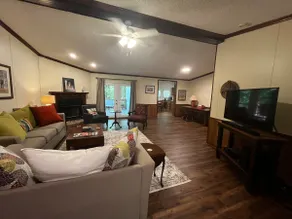 Charming home convenient to UGA. - Image 5