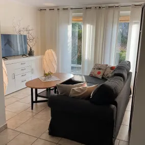 Apartment with large kitchen + patio + parking - Image 3