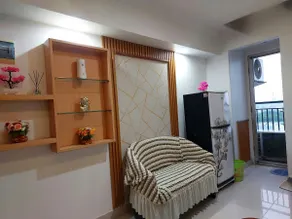 Comfortable and spacious 1 bedroom apartment, near the airport, with city view - Image 4