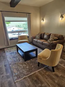 Cozy Mountain Resort! Heated Pool, Free Parking - Image 4