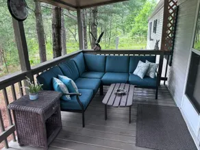Cabin near lake, pet friendly, fire pit, wood deck - Image 3
