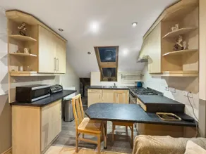 Quaint studio flat in Harrow - Image 4