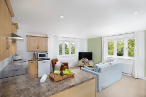 Countryside flat near Spalding w/ heated pool - Image 5