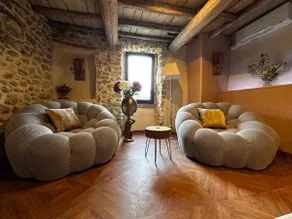Romantic Getaway with Private Jacuzzi in Uzès - Image 3