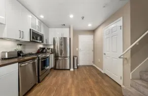 Modern 2 story retriet ocean 2 bd apt SM - Image 5