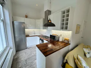 Exceptionally Large 1-Bed Flat - Image 3