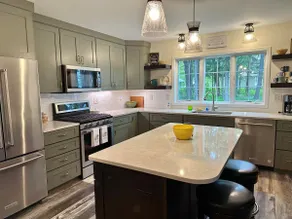 Lakeside Cottage with sand beach & fireplace! - Image 3