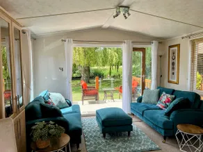 Riverbank Lodge - Image 3