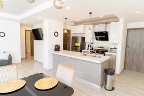 Apartment 122, Modern and Central, Everything Within 5 Minutes, Residenza - Image 5