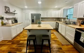 Charming Home by Fairgrounds - Image 3