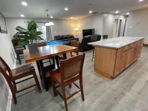 Stylish & Spacious House by Dulles Airport - Image 5